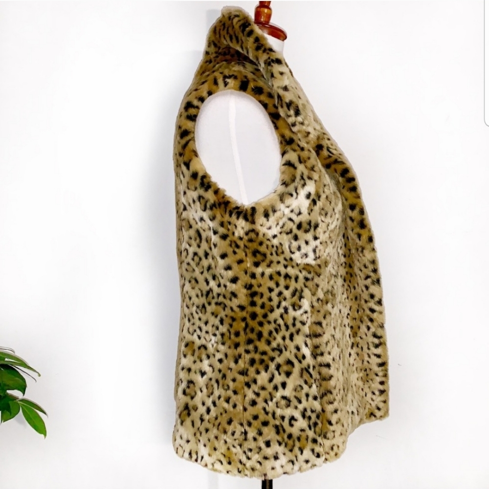 Double Sided Leopard Vest - Picture 3 of 5
